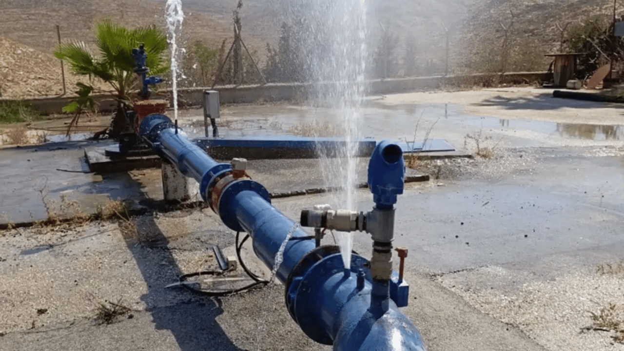 İsrail Filistinlilerin ana su kaynağını kesti!