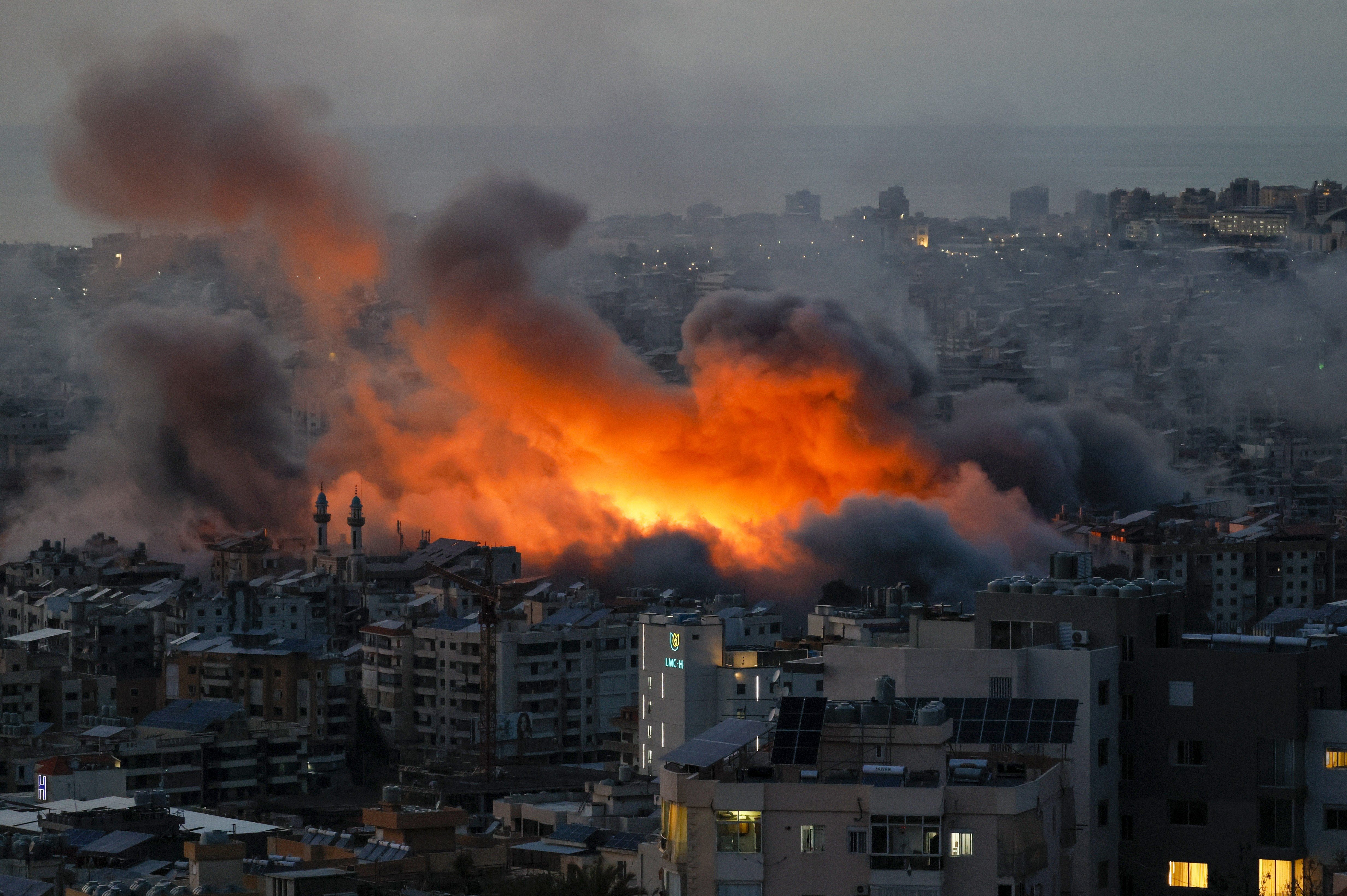 İsrail: "Lübnan’da İran ve Hizbullah karargahları imha edildi"