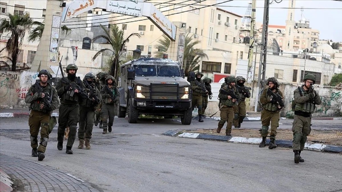 İsrail ordusu Batı Şeria'da bir genci yaraladıktan sonra gözaltına aldı
