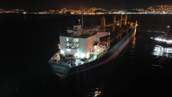 İstanbul Boğazı’nda dev gemi arızası