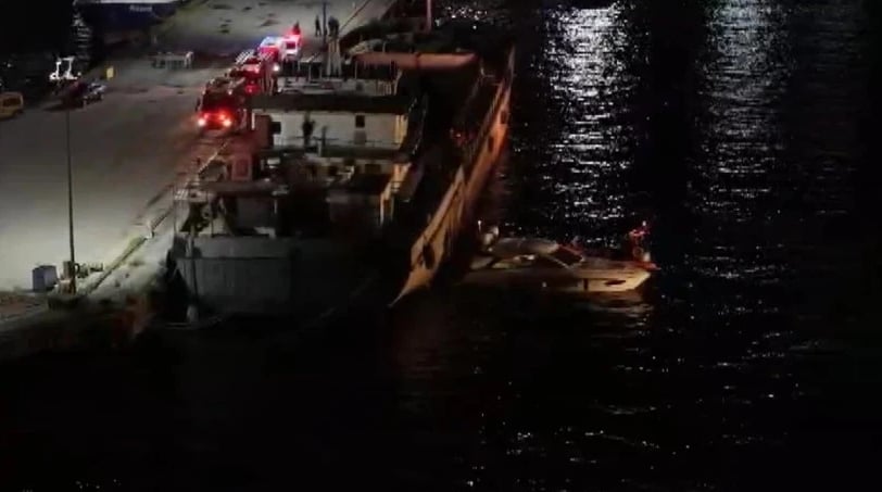 İstanbul Boğazı’nda sıcak saatler: Tekne sulara gömüldü