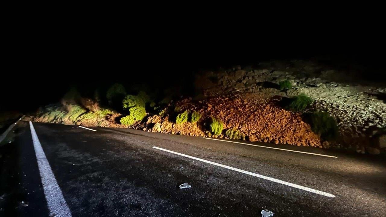 İstanbul-İzmir Otoyolu'nda toprak kayması: Dev yol çift taraflı kapatıldı!