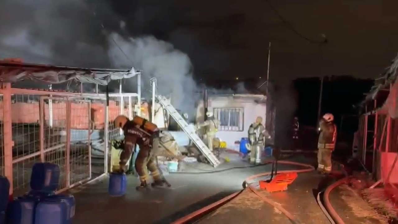 İstanbul'da iki iş yerinde çıkan yangın söndürüldü