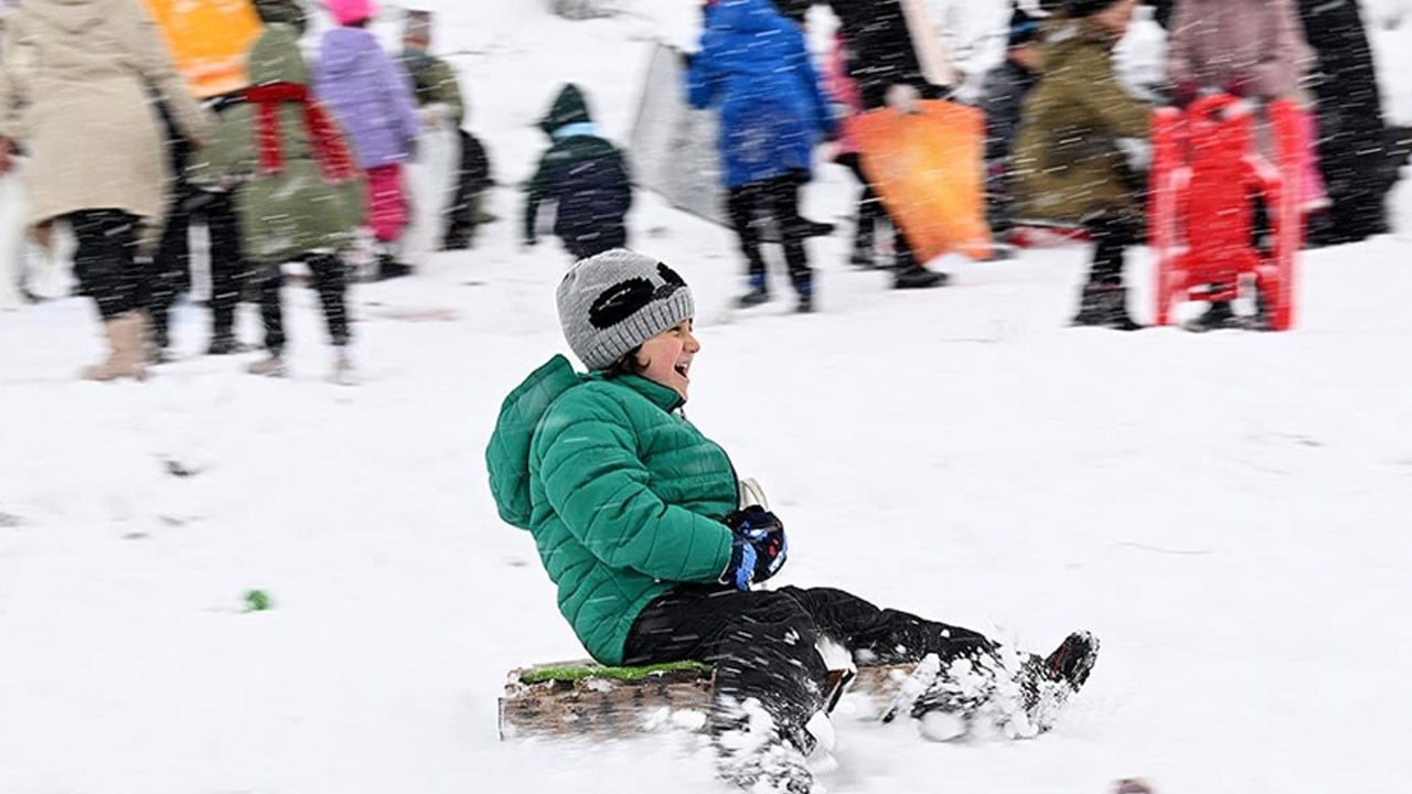 İstanbul’da yarın okullar tatil mi 12 Ocak Pazartesi?