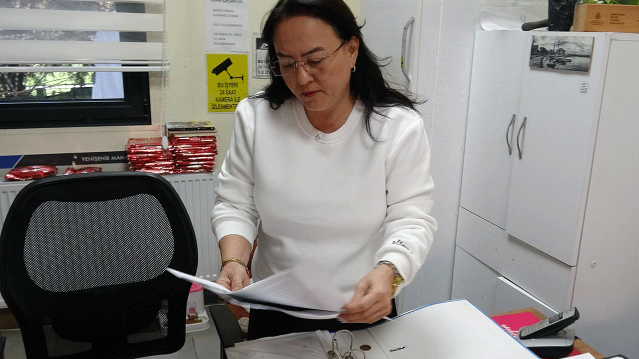 İstediğini alamayınca kadın muhtarı tekme tokat dövdü!