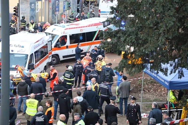 İtalya’da tramvay faciası: Raydan çıkan vagon dükkana daldı 2 ölü 38 yaralı