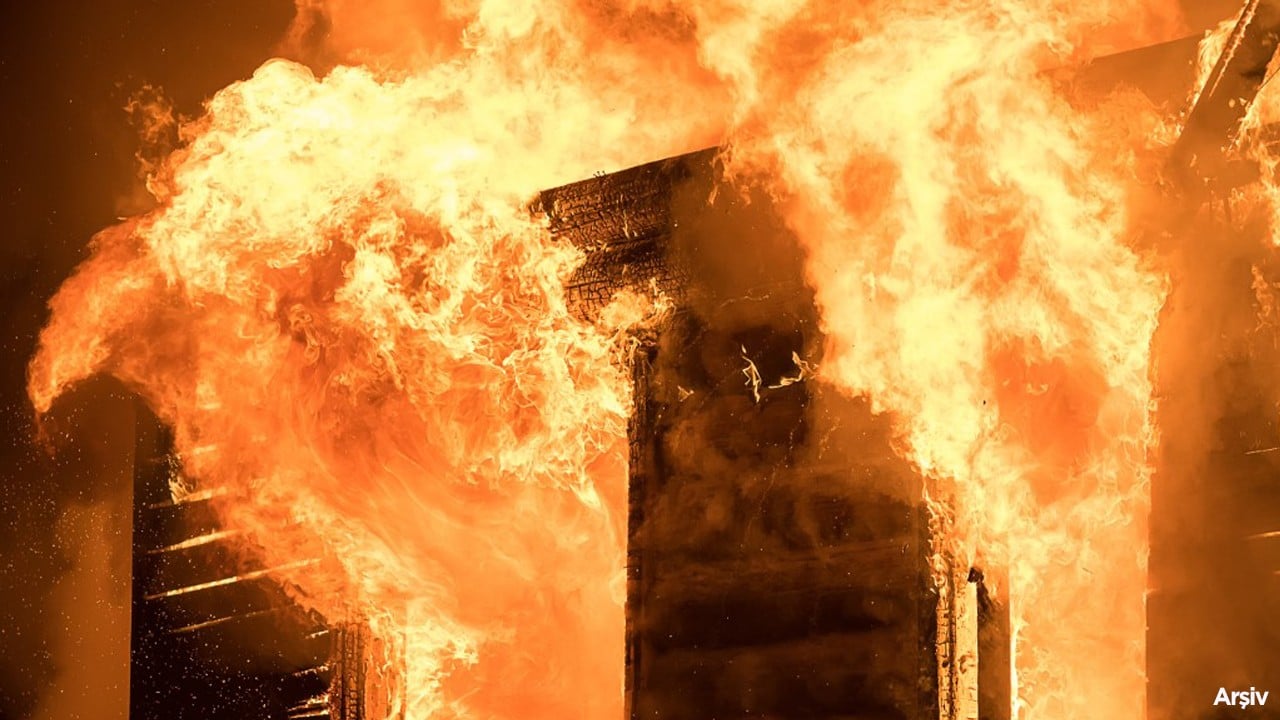 İzmir'de yangın can aldı!