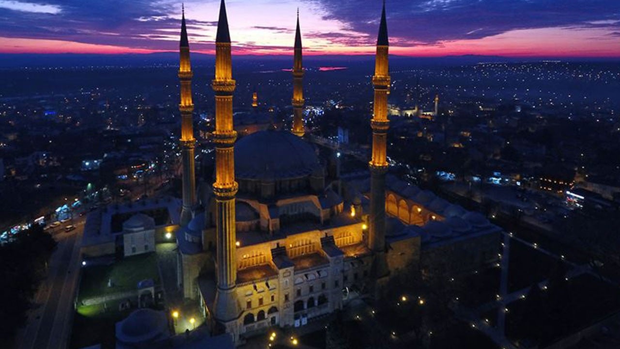 Kandil ne zaman? Miraç Kandili namazı kılınışı