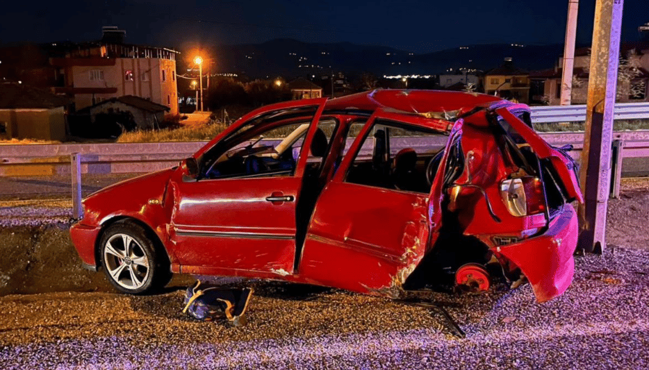 Kara yolunda can pazarı! Kontrolden çıkan otomobil facia getirdi: Bir aile yok oldu!