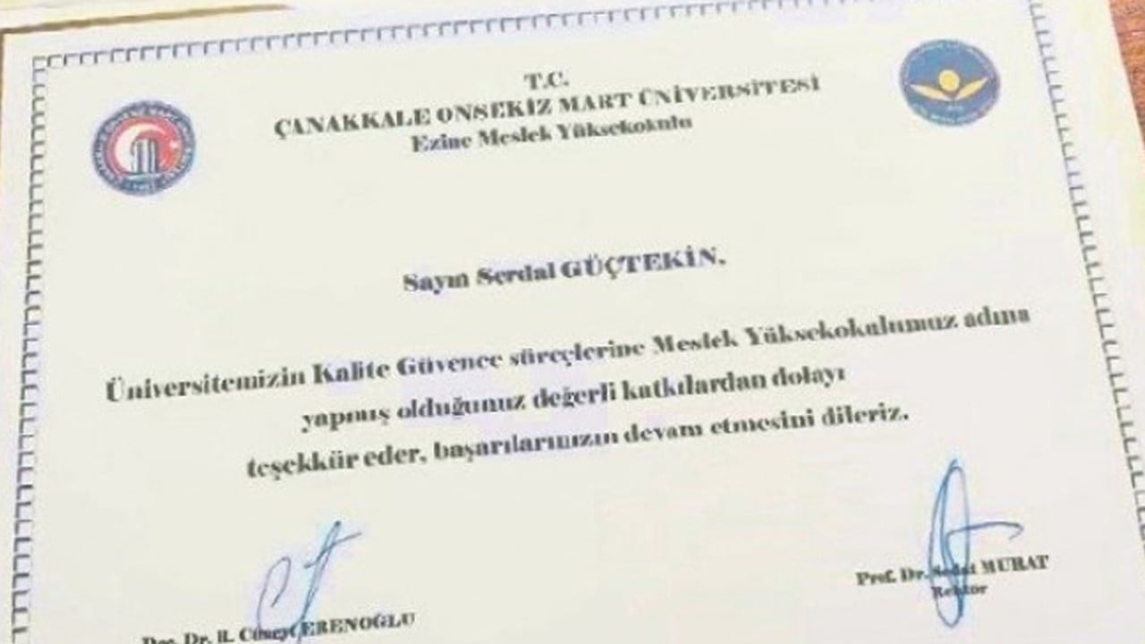 Kariyer hırsızı hademe: Diplomayı rektörden aldı...