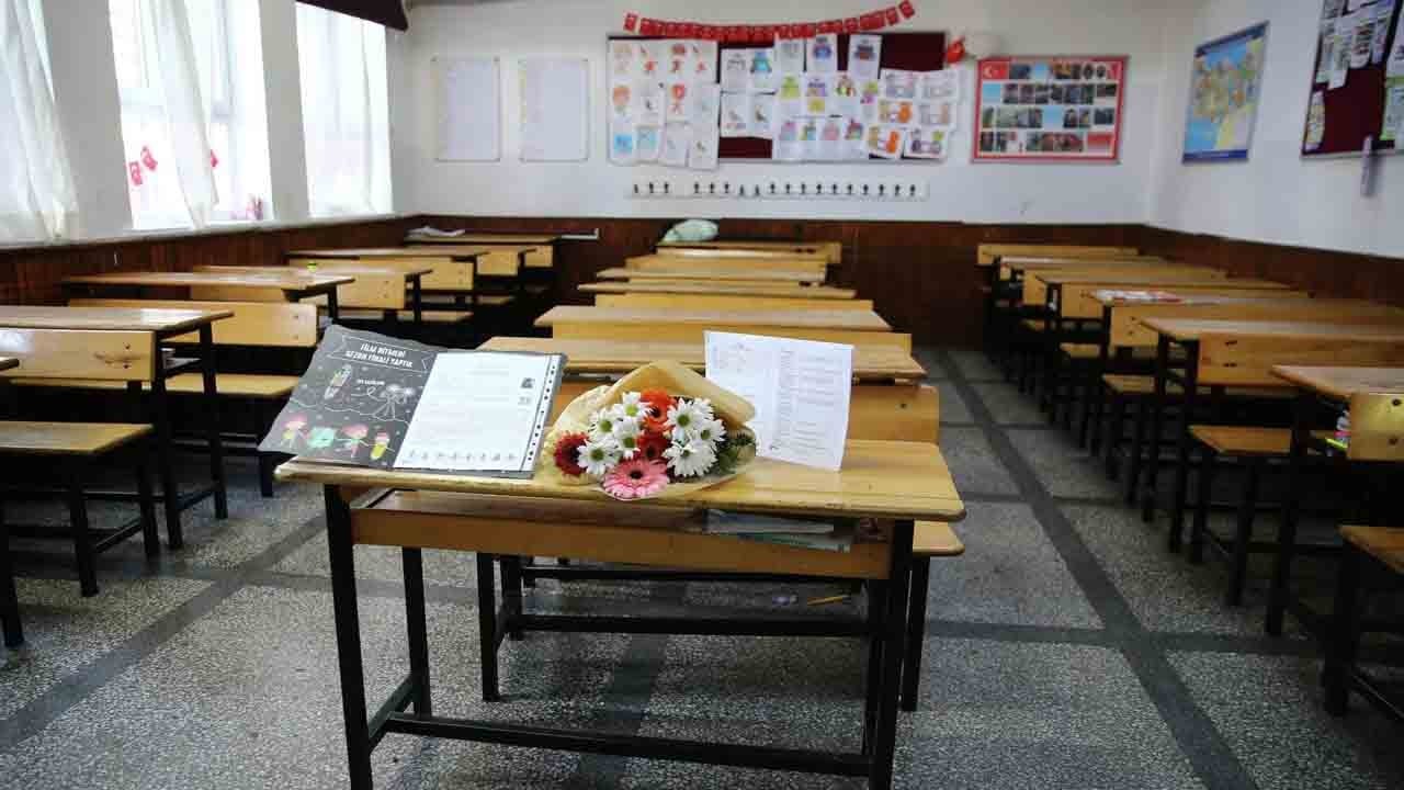 Karnelerini alamadılar: Sınıflarında gözyaşı kaldı