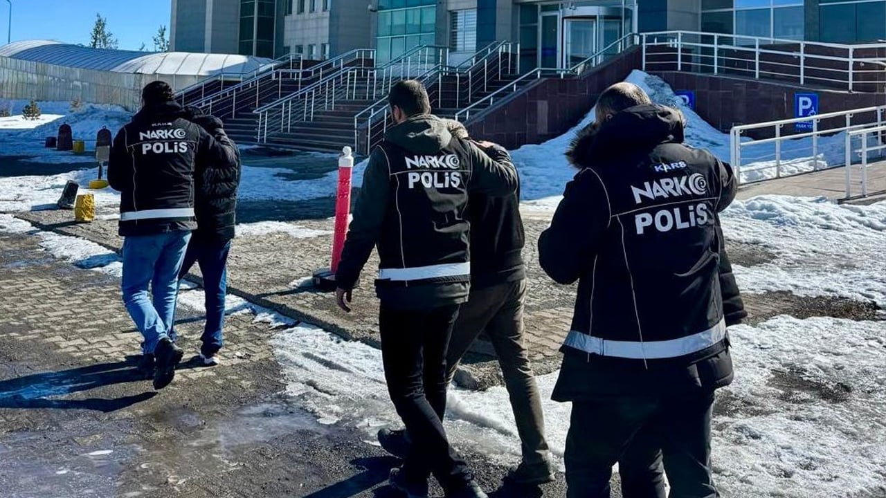 Kars’ta uyuşturucu operasyonu!