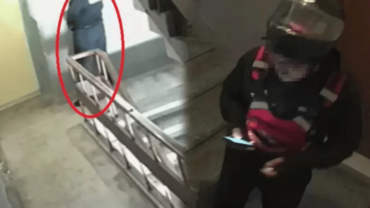 Kayseri’de kuryeden iğrenç hareket! Sipariş getirdiği binaya idrarını yaptı