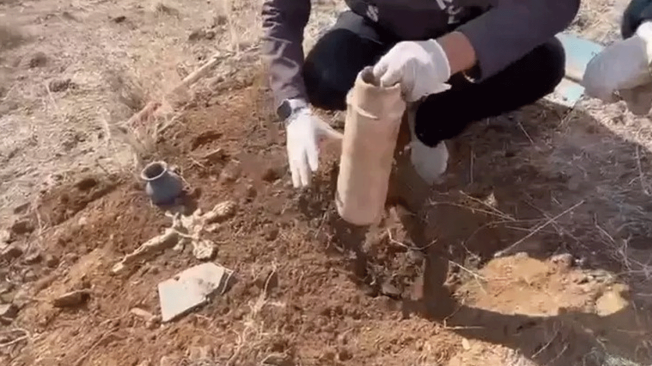 Kendilerini 'define bulucu' olarak tanıttılar! 13 milyonluk vurgun yaptılar