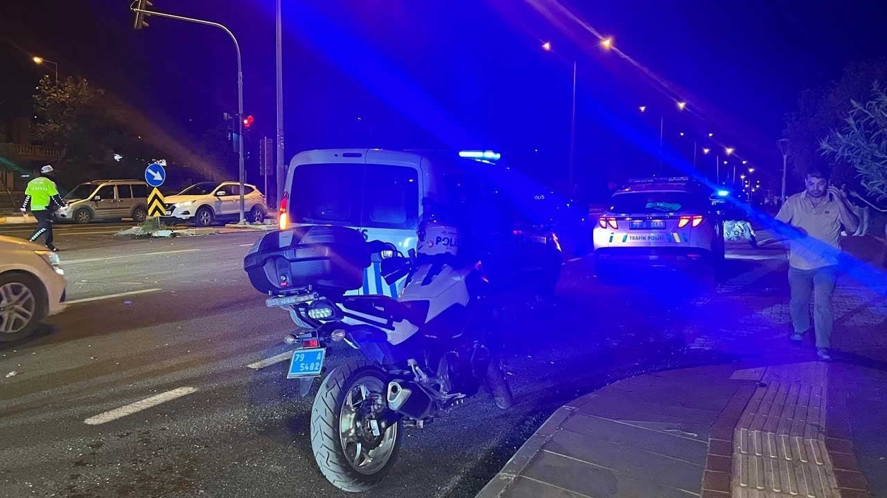 Kilis’te TIR ile motosiklet çarpıştı! 2 yaralı