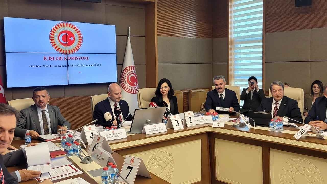 Kızılay için tarihi adım! Süleyman Soylu başkanlığında meclis toplandı: Şefkat şemsiyesi hukuki güvenceye alınıyor!