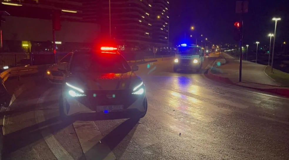 Kontrolden çıkan araç dereye uçtu