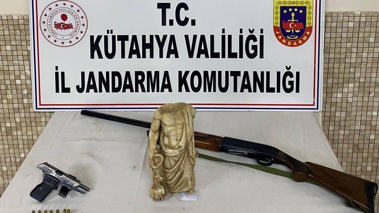 Köy evinden 2 bin 500 yıllık heykel çıktı!