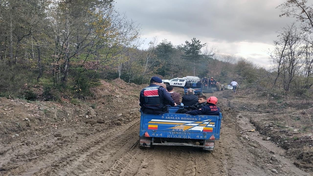 Köy muhtarı, 30 metre yükseklikten düşüp yaralandı