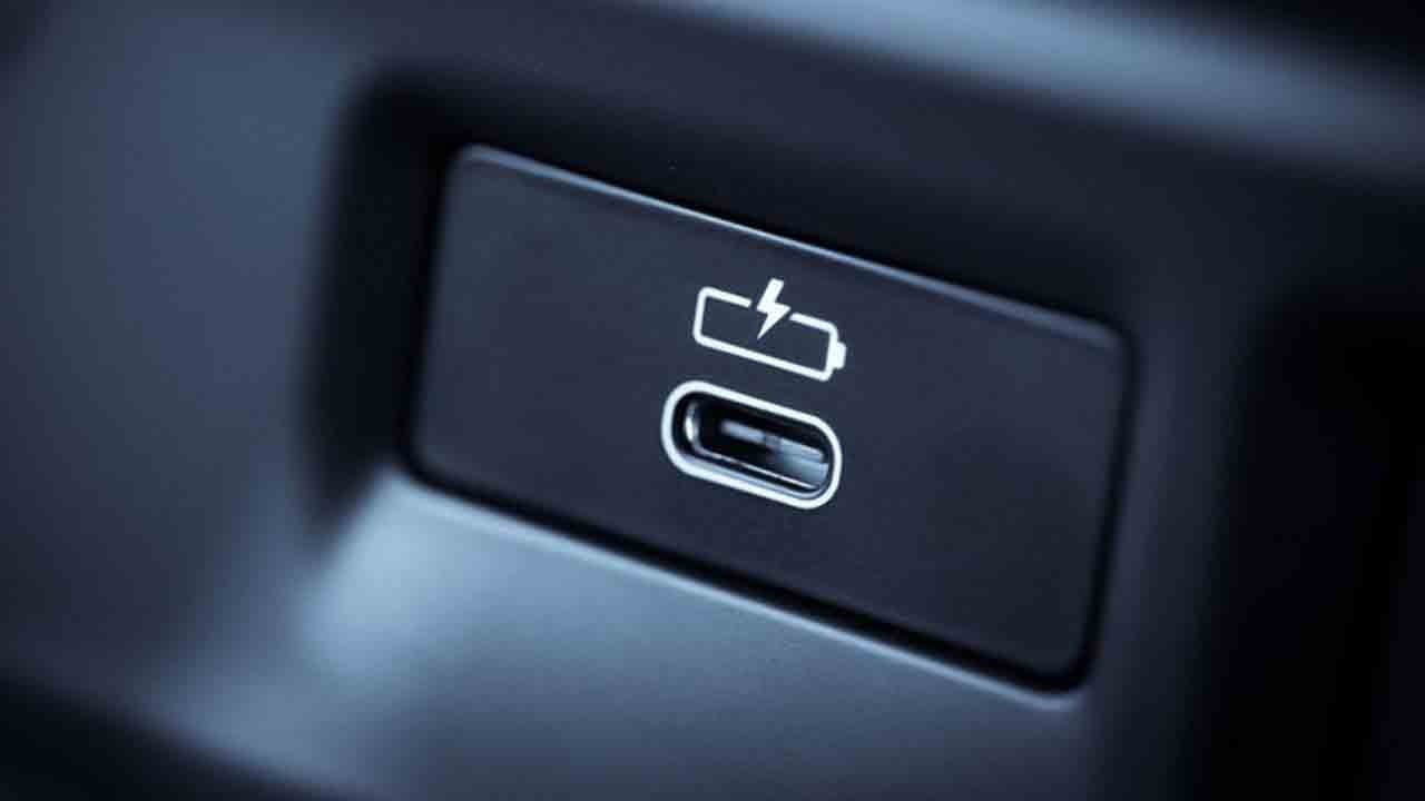 Küçük ihmal büyük sorun çıkarabilir: Araçta unutulan USB aküyü tüketebilir