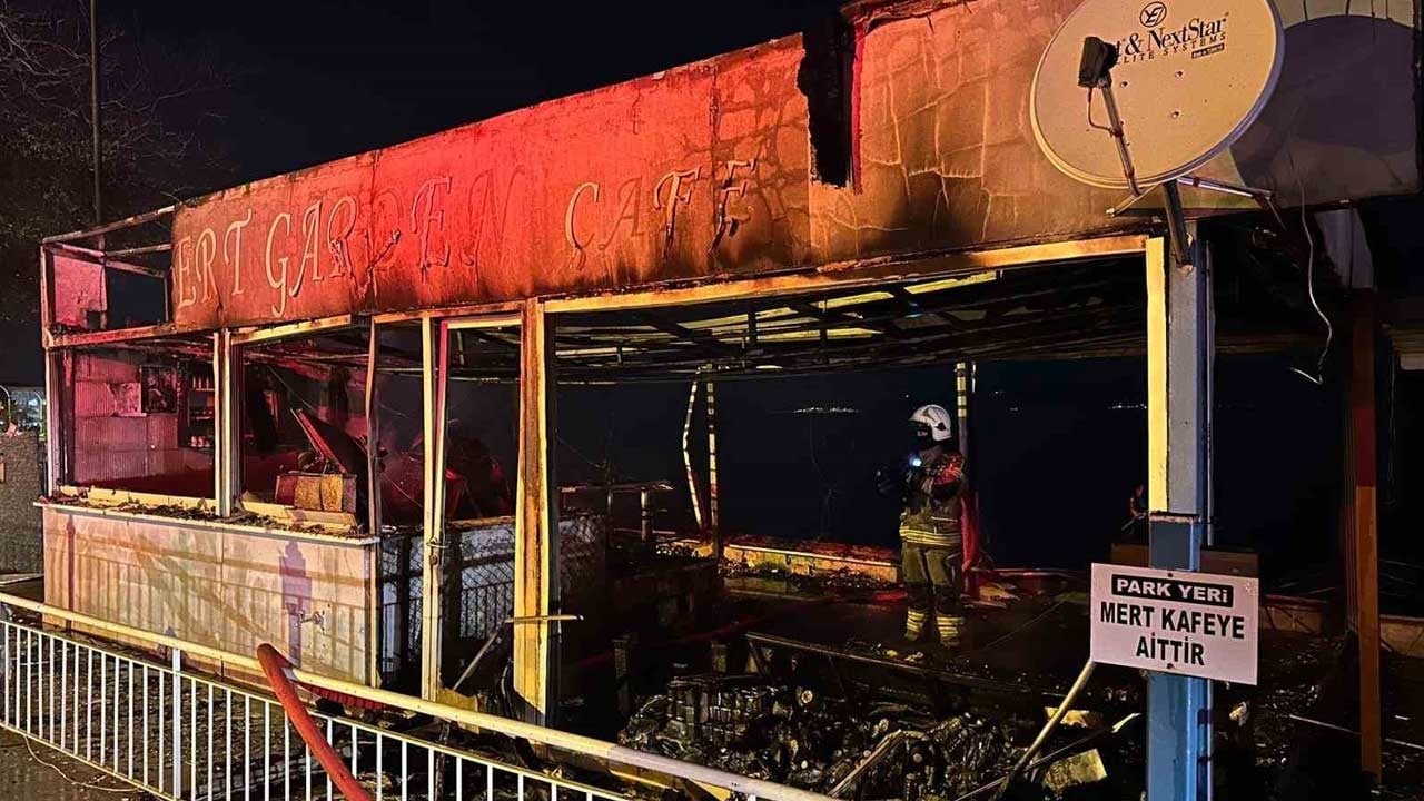 Kurşunlu Sahili’nde gece yarısı yangın paniği