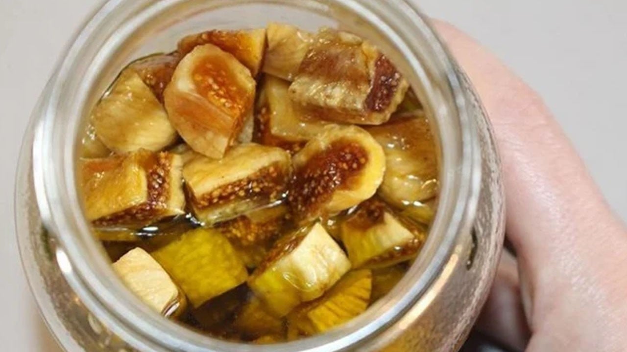 Eğer inciri zeytinyağında bekletip yerseniz... Kuru incir- Zeytinyağı kürü!