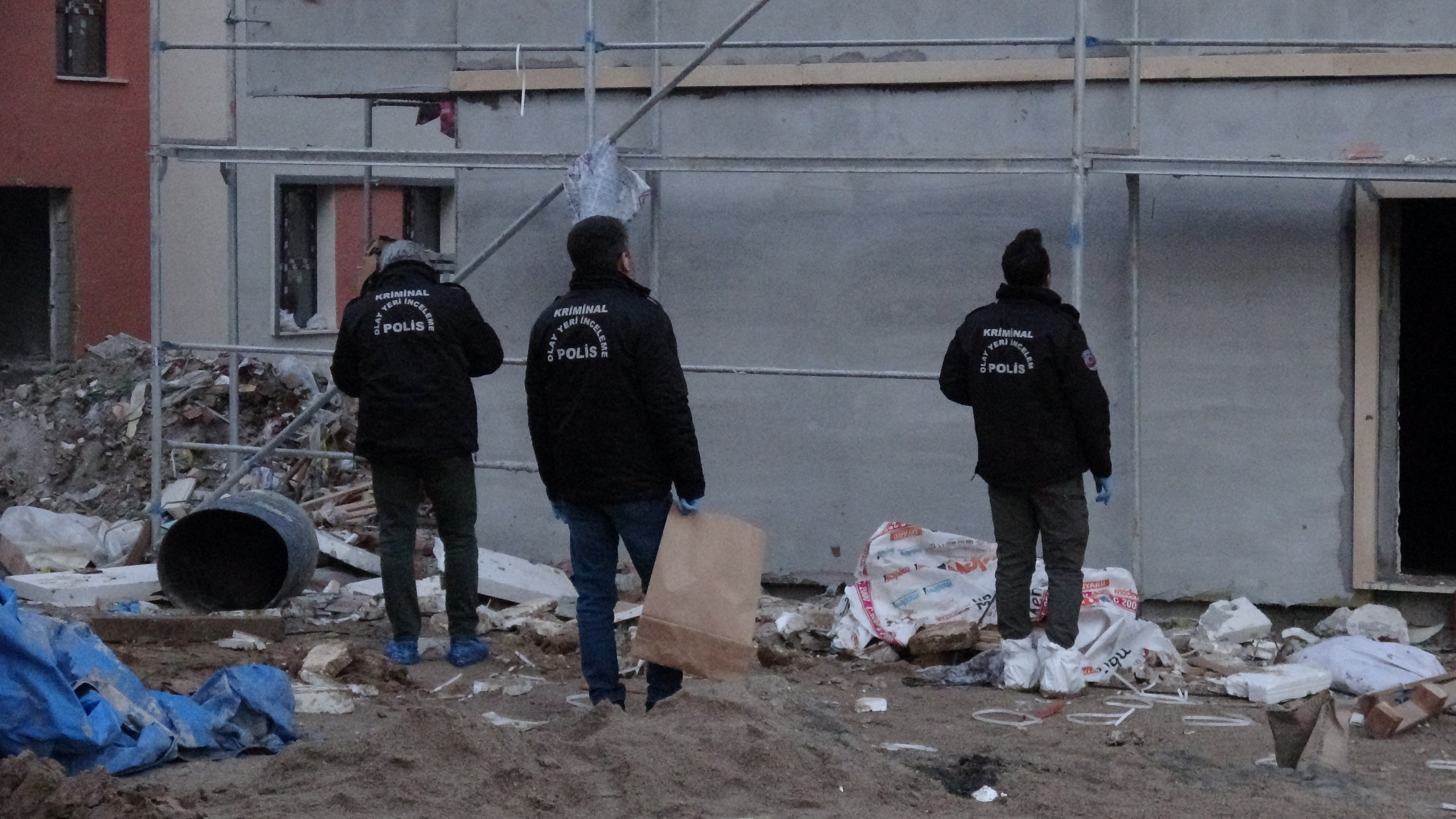 Malatya’da inşaattan düşen işçi için zamanla yarışıldı!