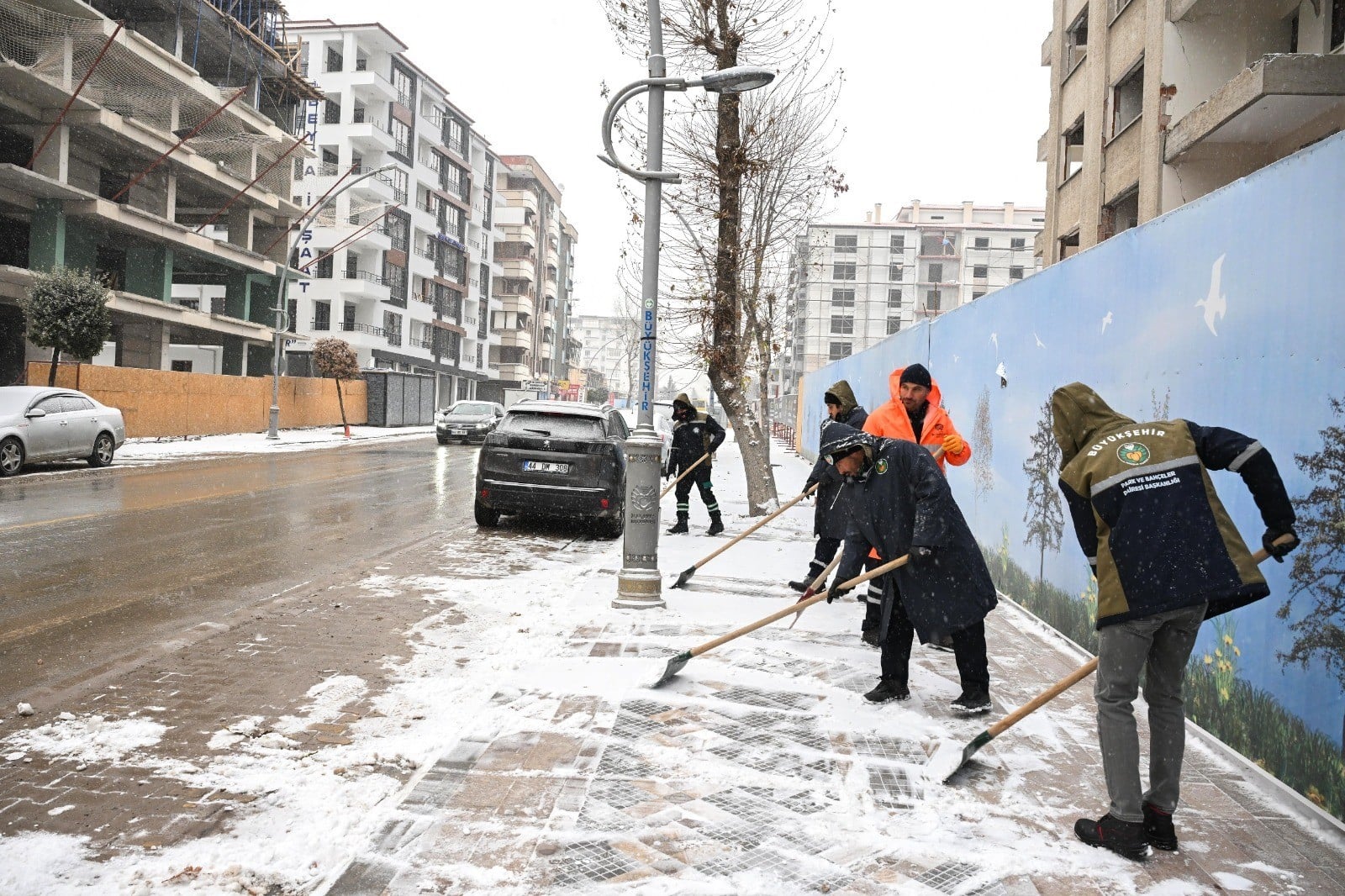 Malatya’da karla mücadele çalışmaları aralıksız sürüyor
