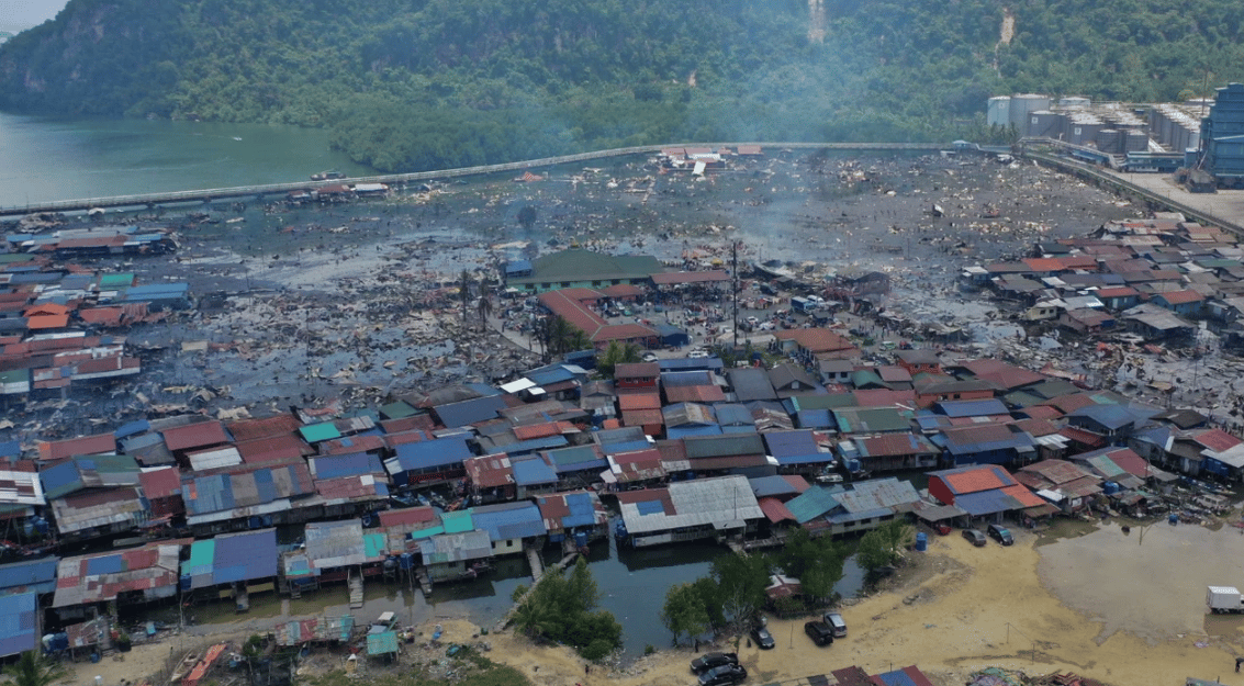 Malezya’da facia: 1000 ev yanarak kül oldu