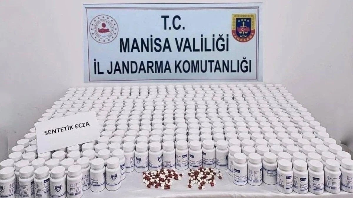 Manisa'da otoyol operasyonu: Araçtan 35 bin zehir hapı çıktı!