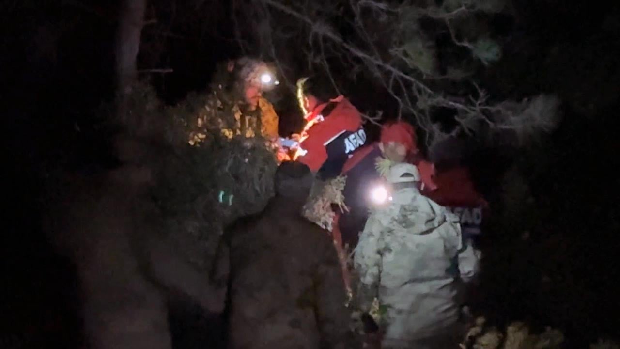 Mantar toplayan kadın düştüğü uçurumdan kurtarıldı