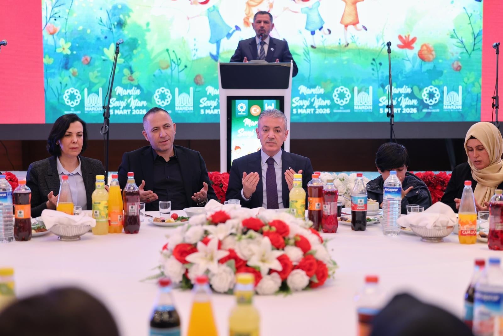 Mardin’de Dünya Yetimler Günü Dolayısıyla "Sevgi İftarı" Düzenlendi