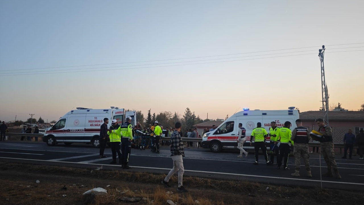 Mardin’de feci kaza! TIR ile otomobil çarpıştı 1 ölü 2 yaralı