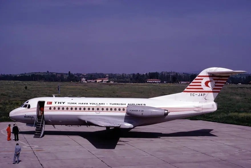 Marmara Denizi'nde 50 yıllık gizem aralanıyor: Düşen uçağın yeni parçaları görüntülendi