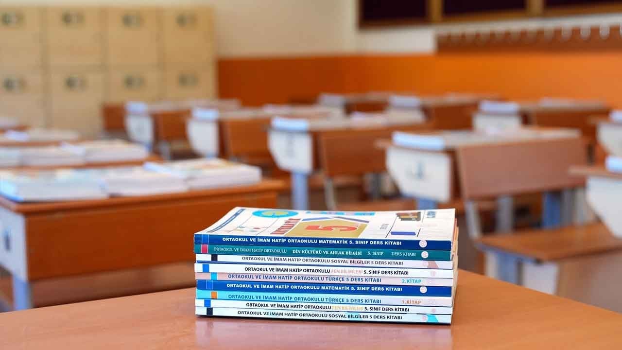 MEB'den özel yayınevlerine geçit yok! "Maarif Modeli" tabelası asıp eski düzeni satıyorlar!