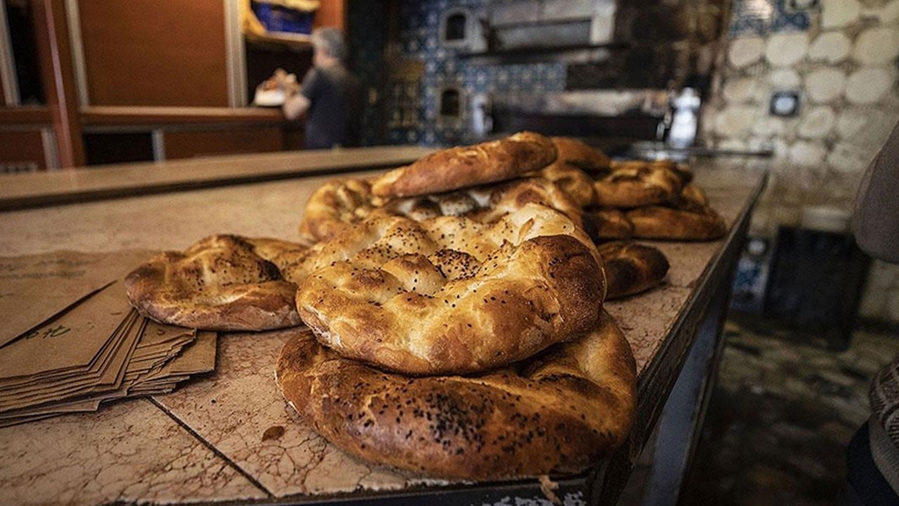 Merakla bekleniyordu! Ramazan pidesinin fiyatı belli oldu