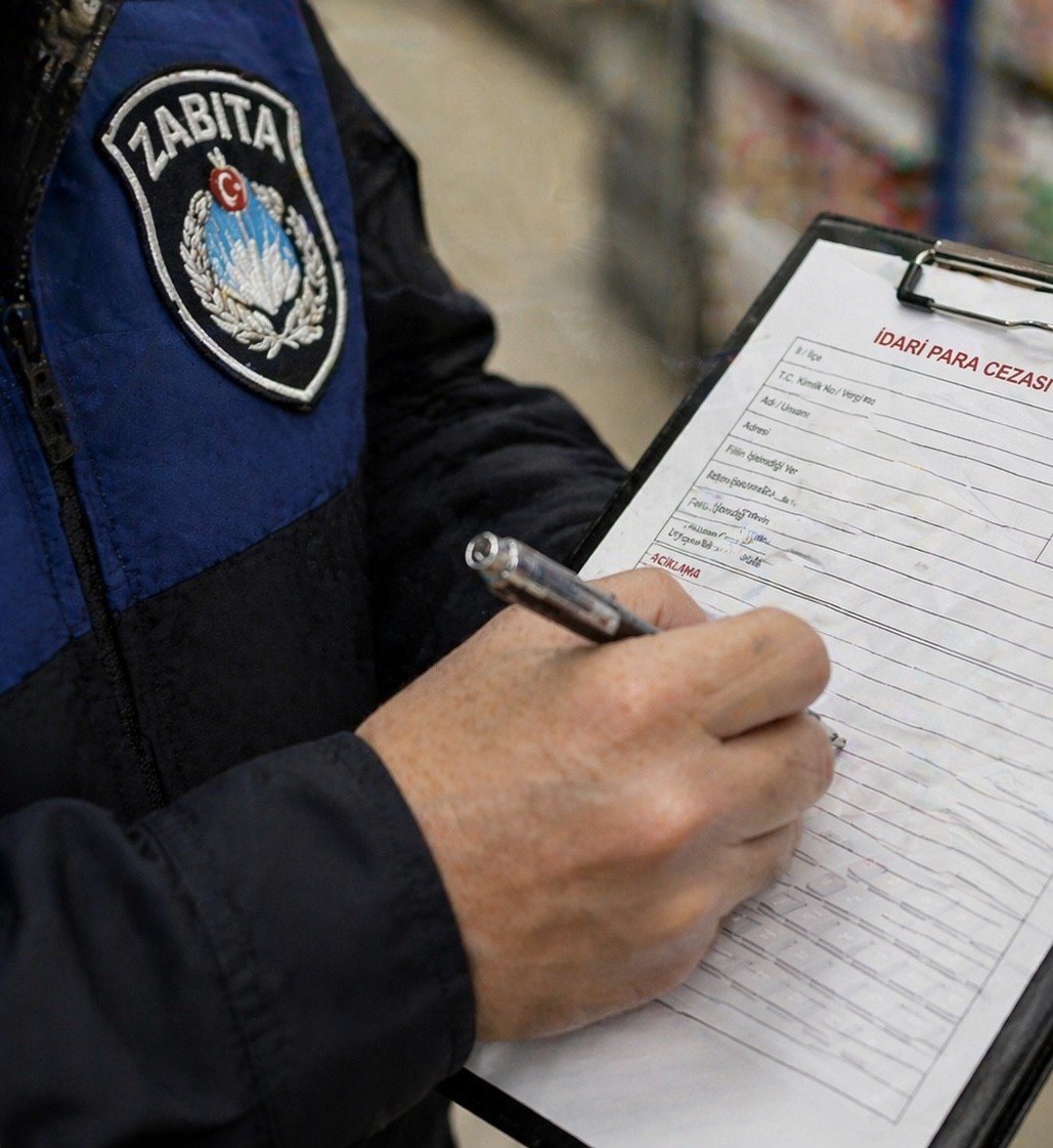 Mersin'de satışa sunulan pirinçte kedi dışkısı görülen markete 52 bin 801 lira kesildi