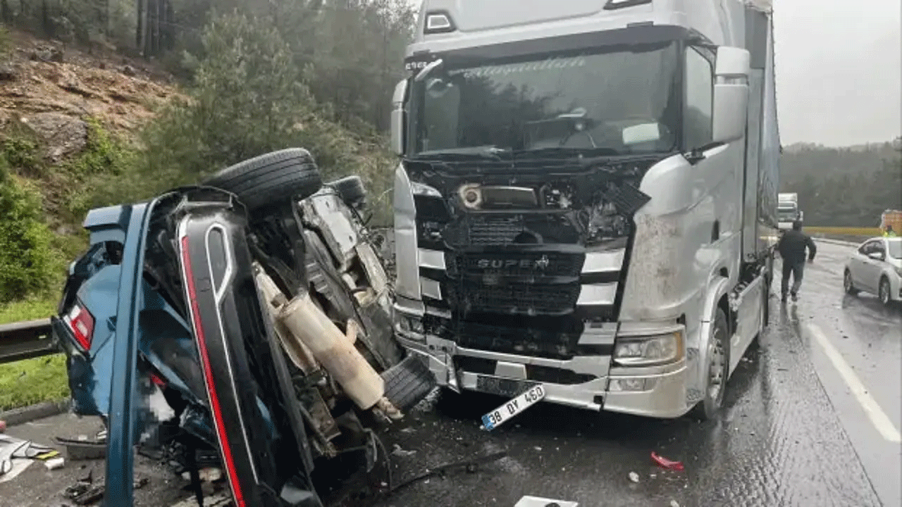 Mersin'de zincirleme kaza: Ölü ve yaralılar var!