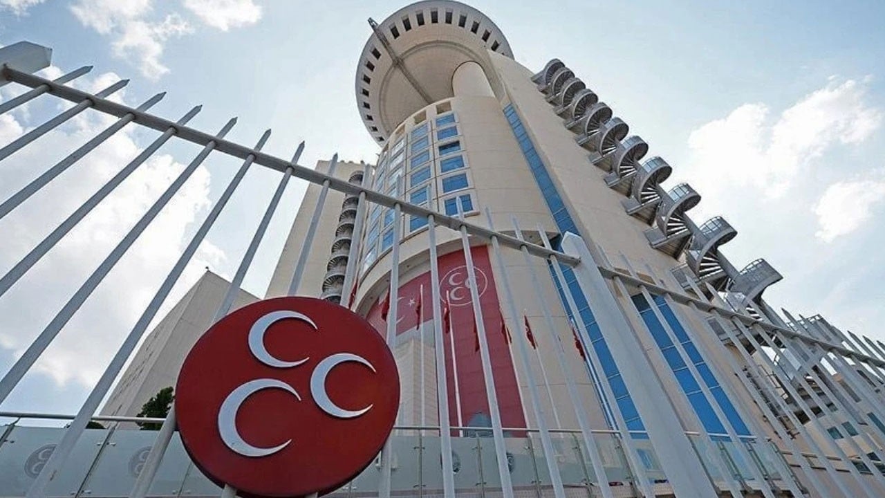 MHP bir günde ikinci il başkanlığını da feshetti