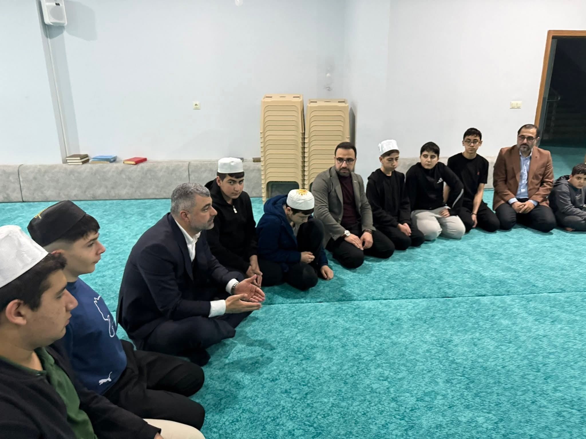 Milletvekili Faruk Kılıç Mardin Kuran Eğitim Merkezi öğrencileriyle sahurda buluştu