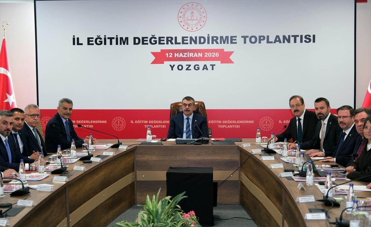 Milli Eğitim Bakanı Tekin’den LGS açıklaması! Yapay zekâ robotu destek olacak