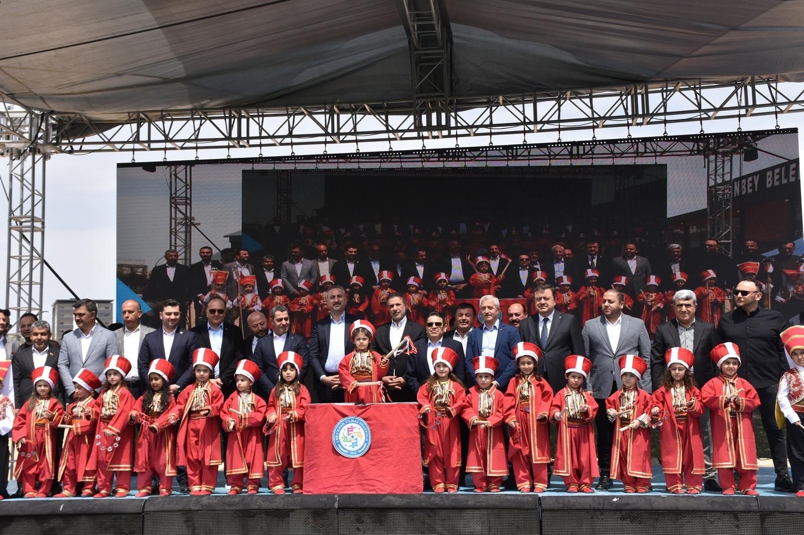 Minik mehteranlar Şahinbey Er Meydanı'nda alkışlandı