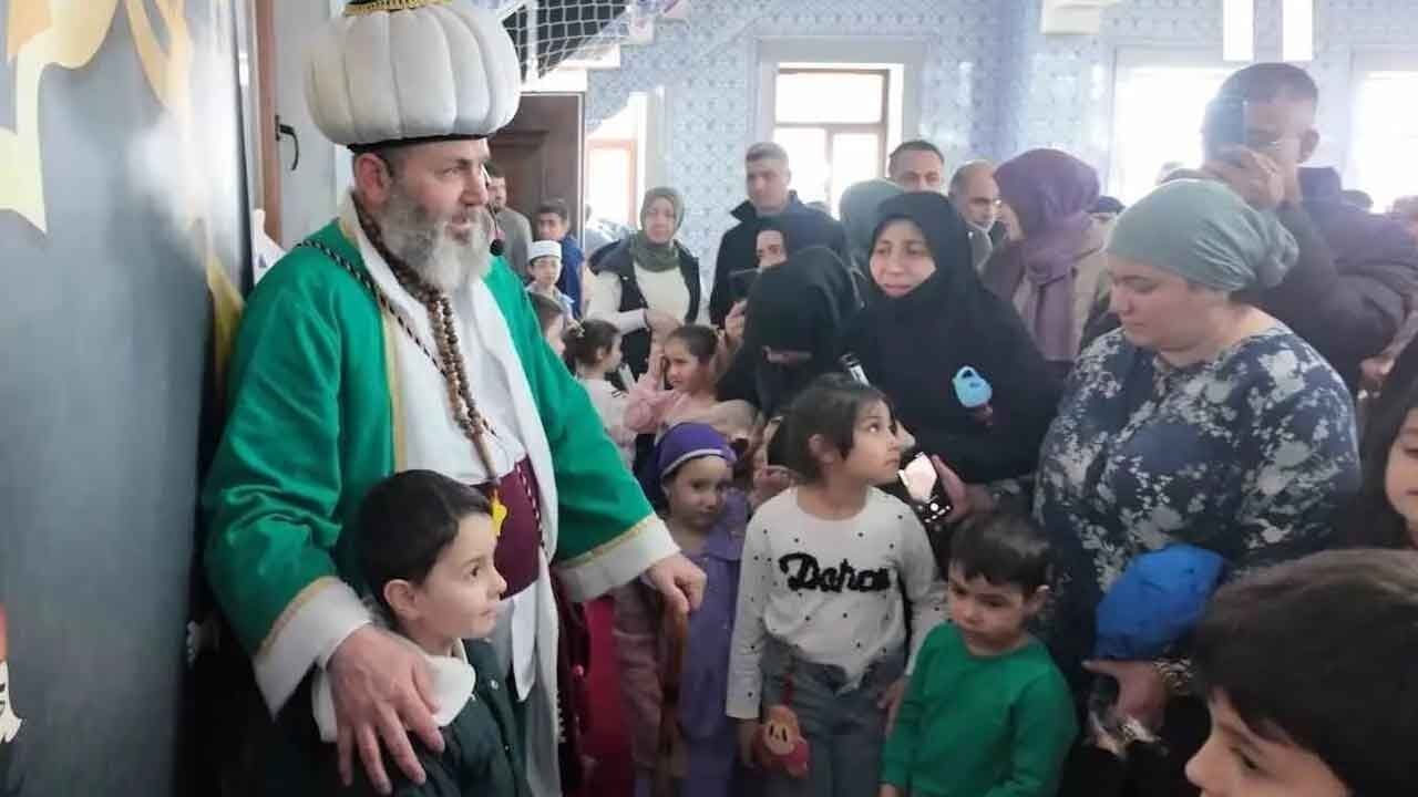 Miniklerin ilk oruç heyecanı! Pendik’te "Tekne Orucu" geleneği gönülleri fethetti!