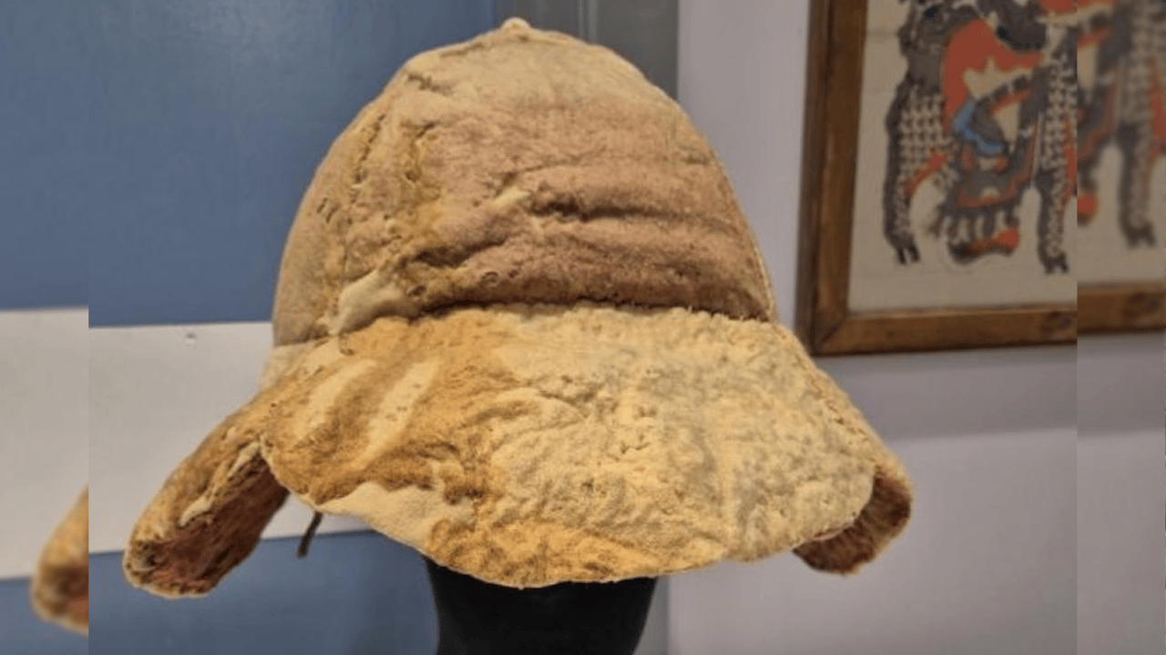 Mısır Çölünden Çıkan Sır! 1700 Yıllık Şapka