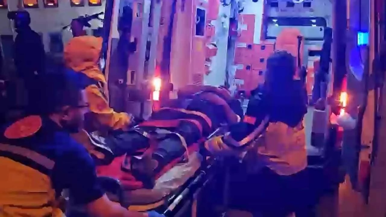 Motosikletle merdivenden uçtu!