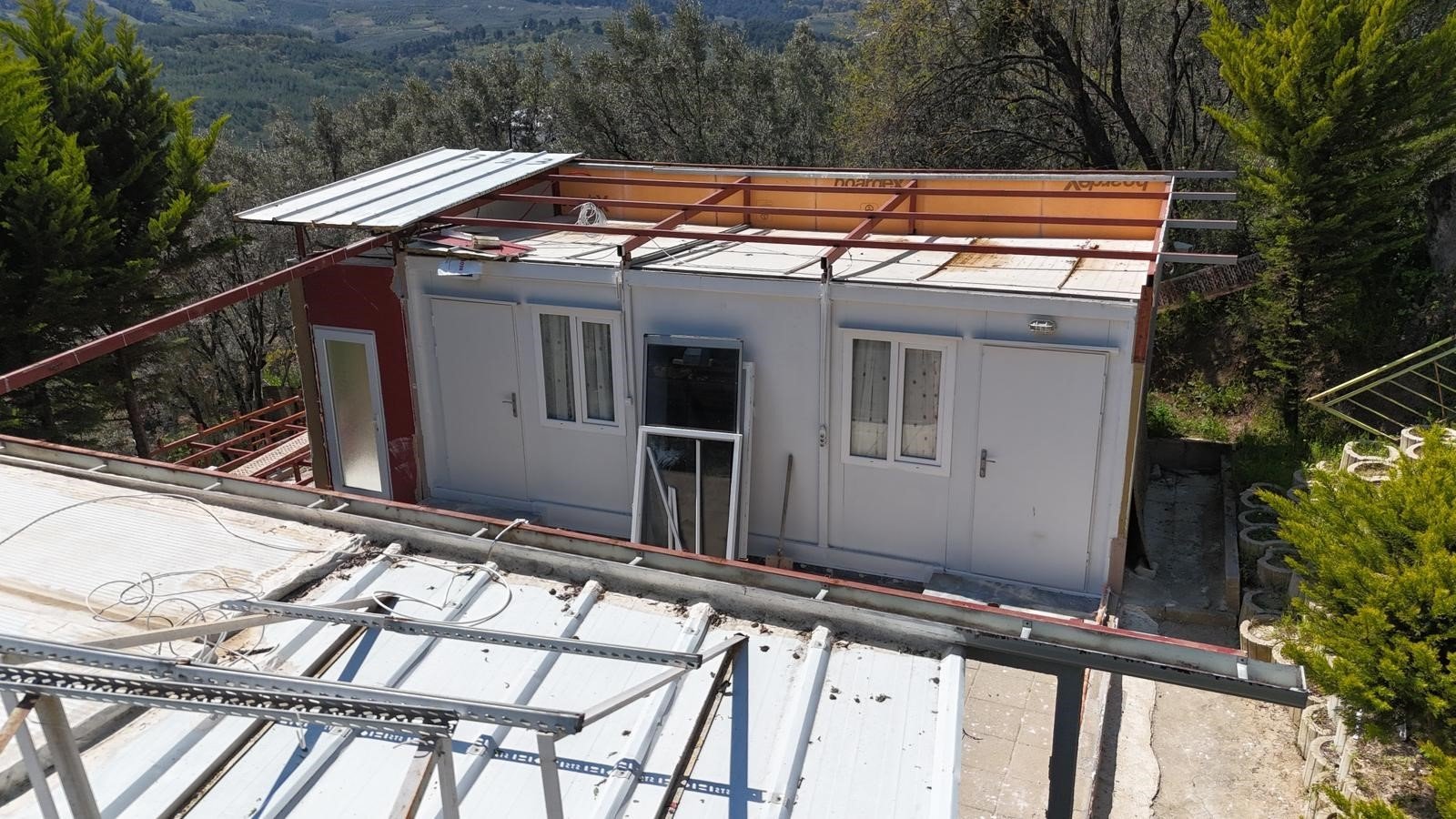 Mudanya'da hobi evleri krizi: Vatandaş ile belediye karşı karşıya geldi!