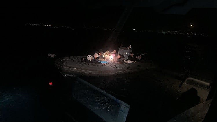 Muğla açıklarında 24 düzensiz göçmen yakalandı