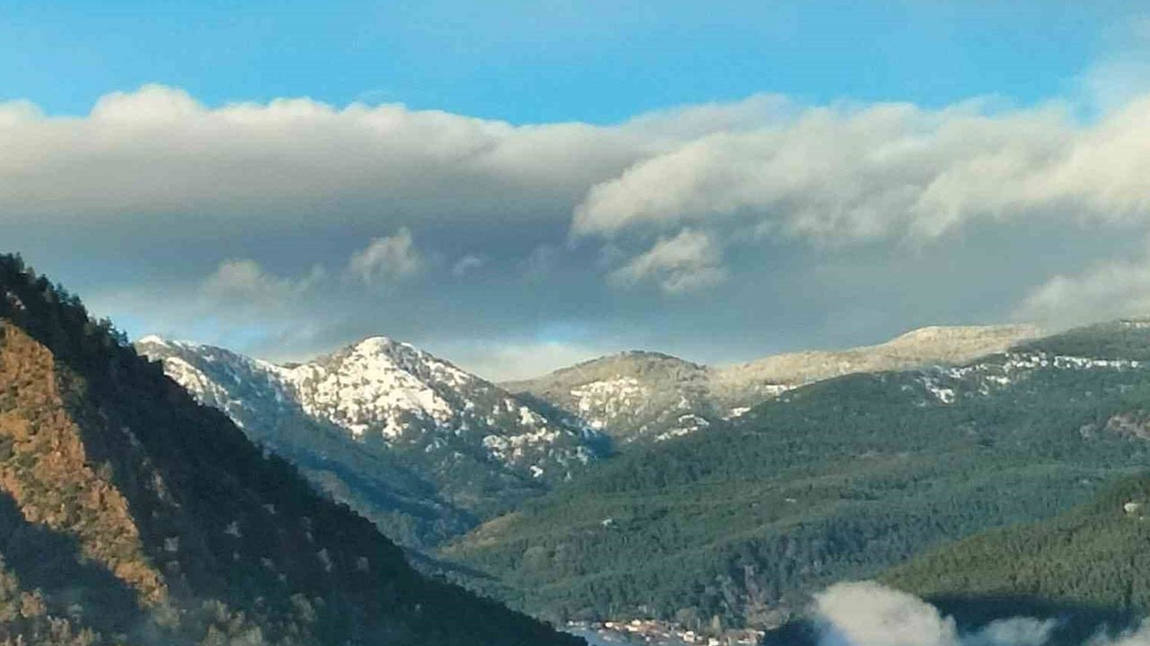 Muğla'da kar sürprizi! Sandras Dağı yeniden beyaza büründü