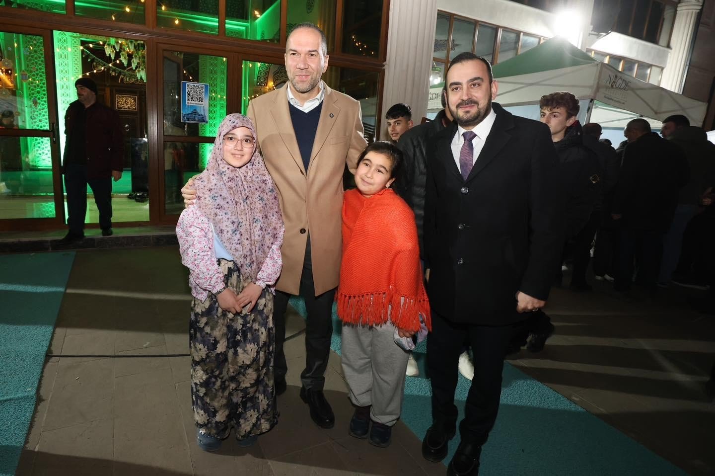 Muhabbet Çadırı'nın yeni durağı Muradiye Camii oldu