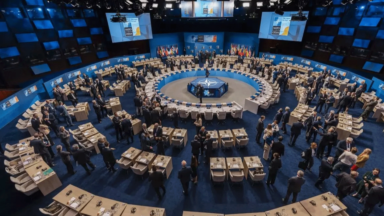 NATO'da sıcak saatler